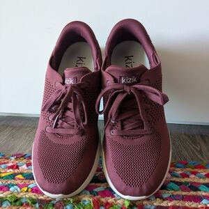 Kizik Women's Burgundy Sneakers